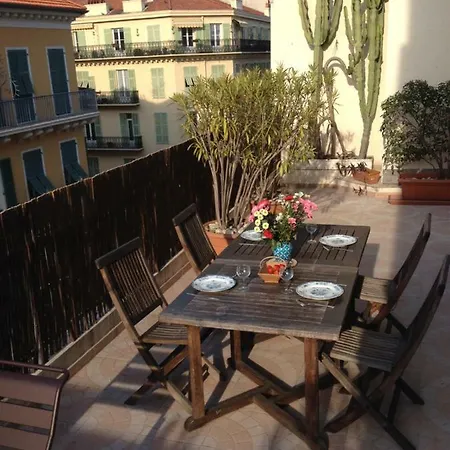 Апартаменты Centre Avec Terrasse *